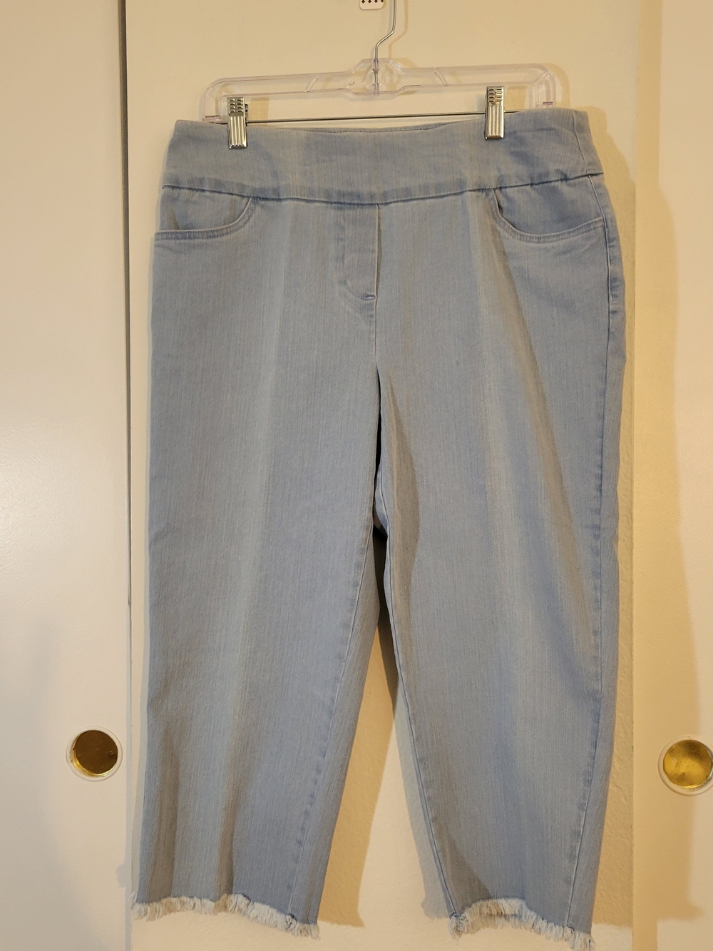 Alfred Dunner Light Blue Denim Cropped Pants